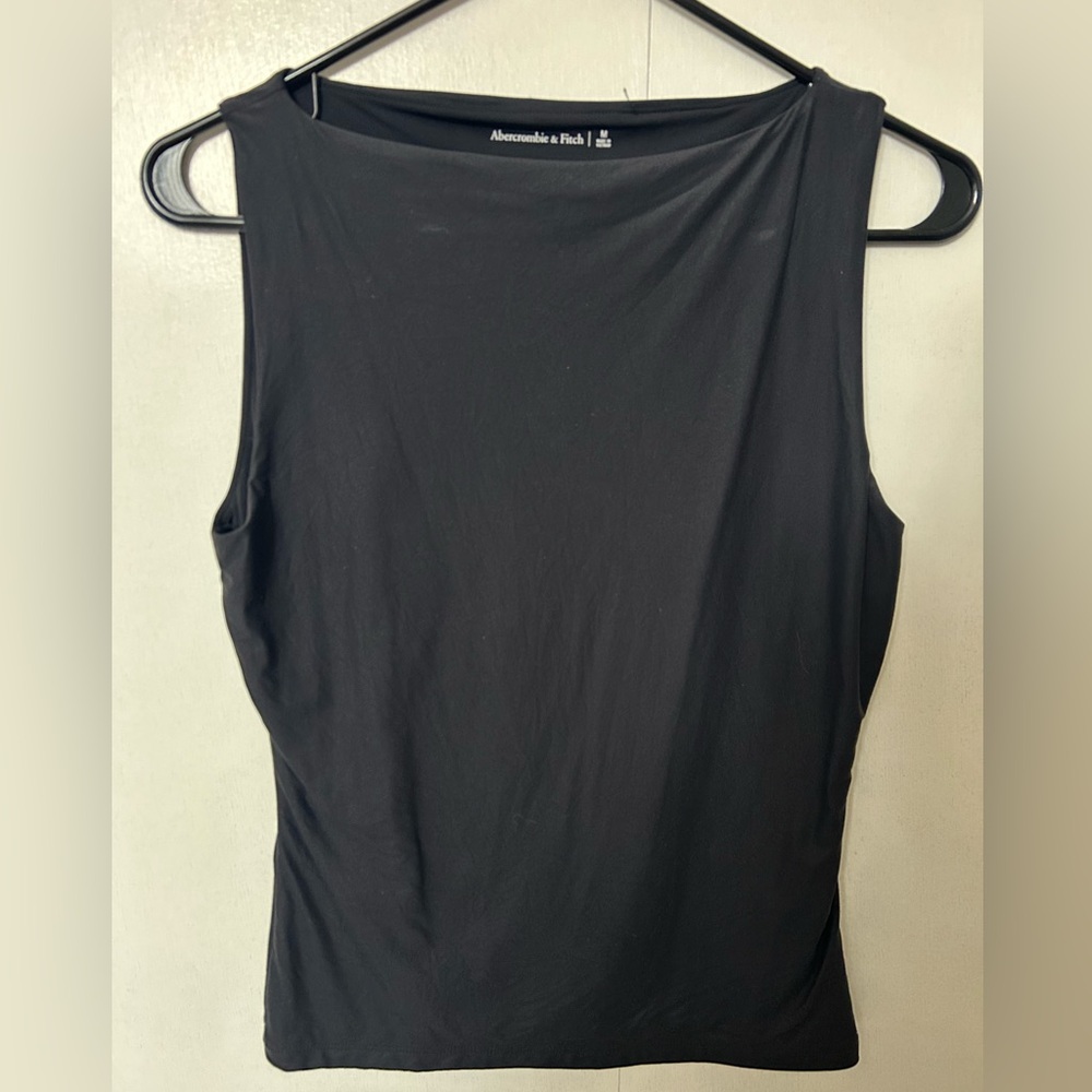 Soft Matte Seamless Slash Top